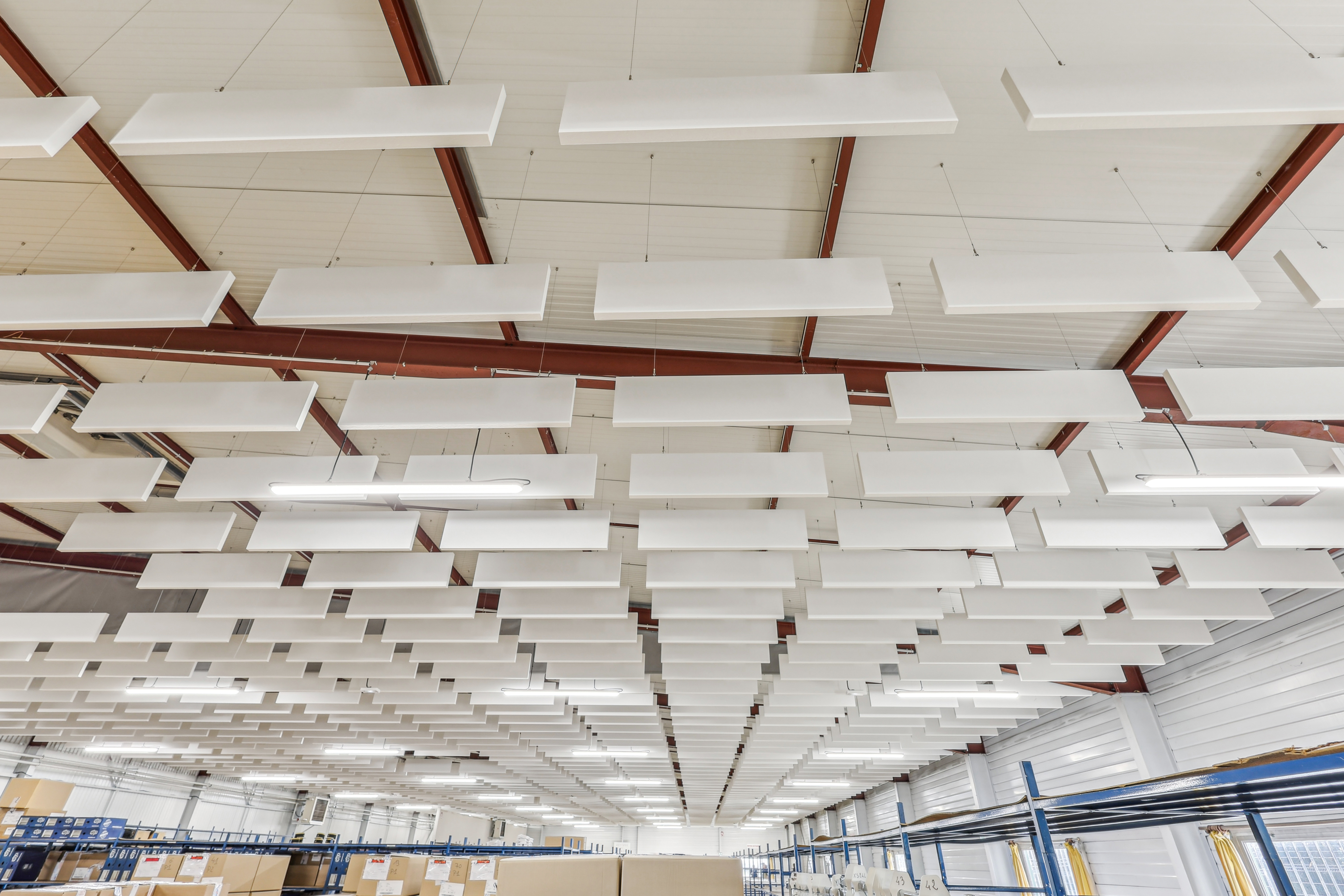 Photo plongeante de baffles acoustiques à l'école de gendarmerie de Dijon.