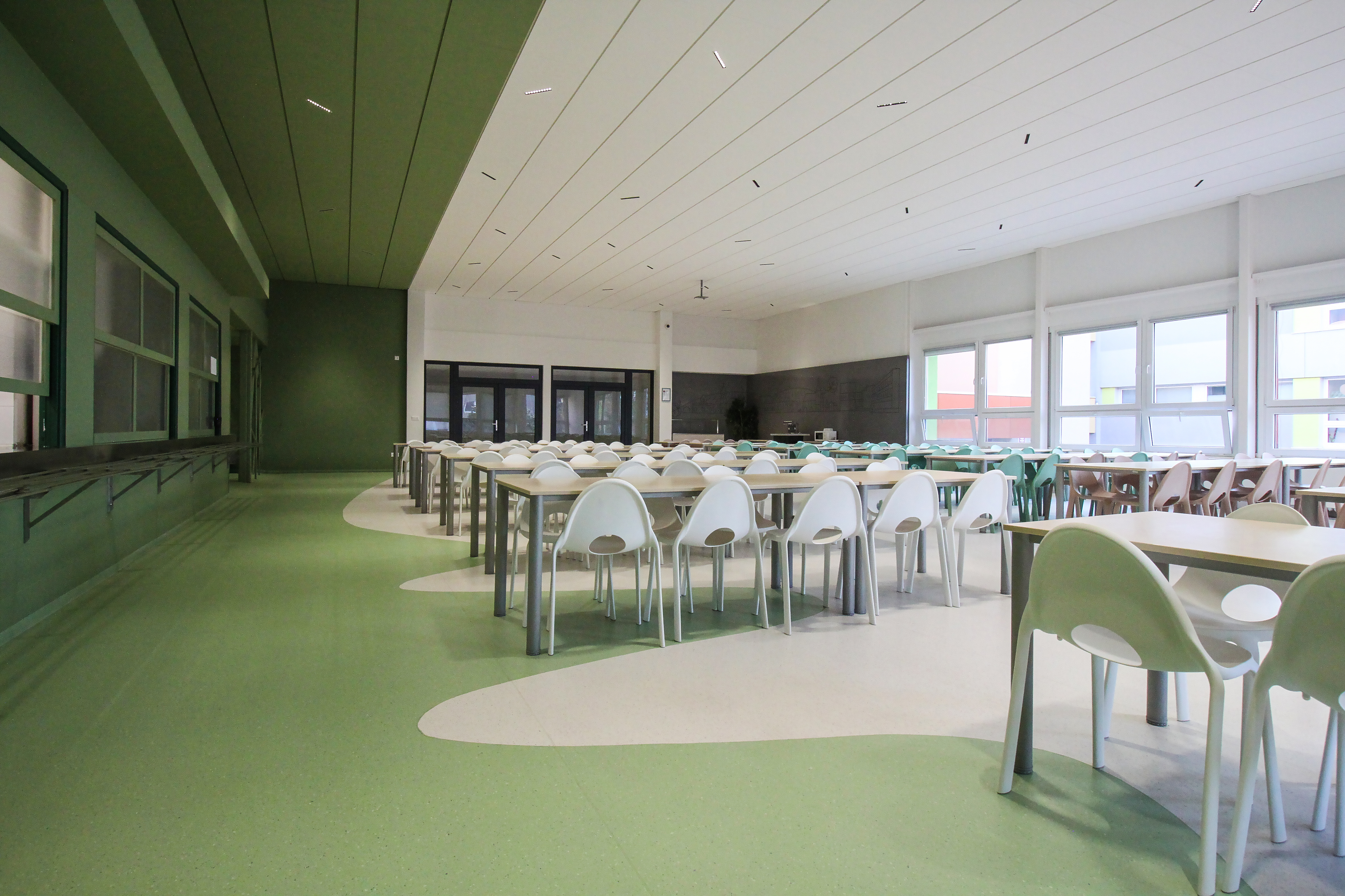 Ecophon Focus Lp byl zvolen nejen pro své akustické vlastnosti, ale i pro estetický vzhled.