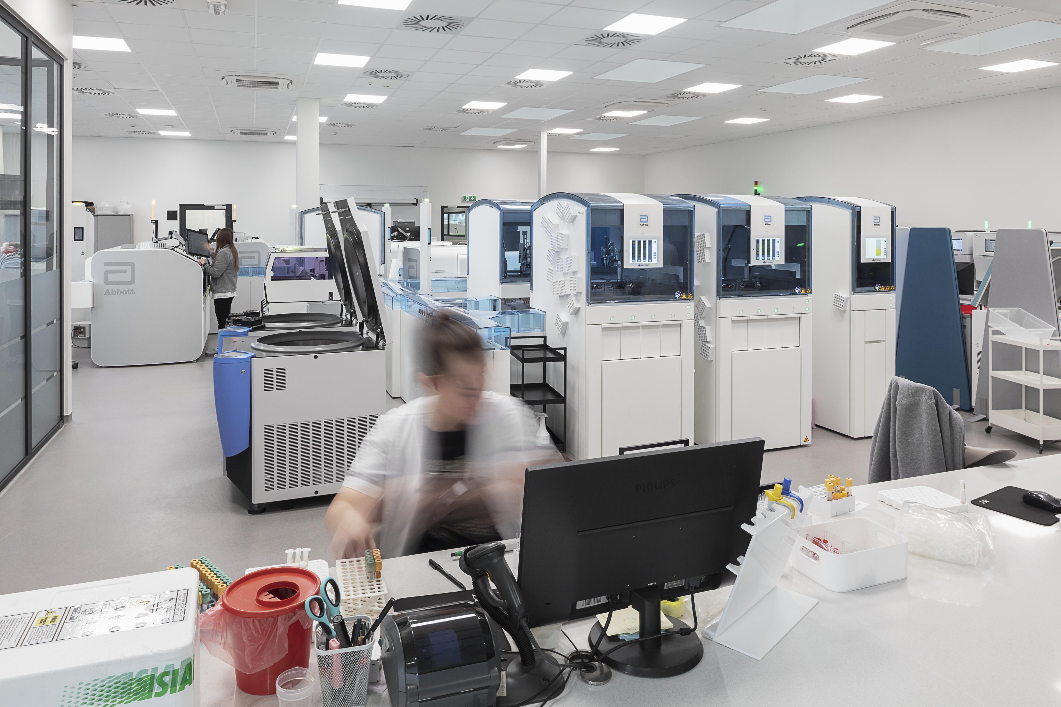 Suspended acoustic ceiling in analytical laboratory