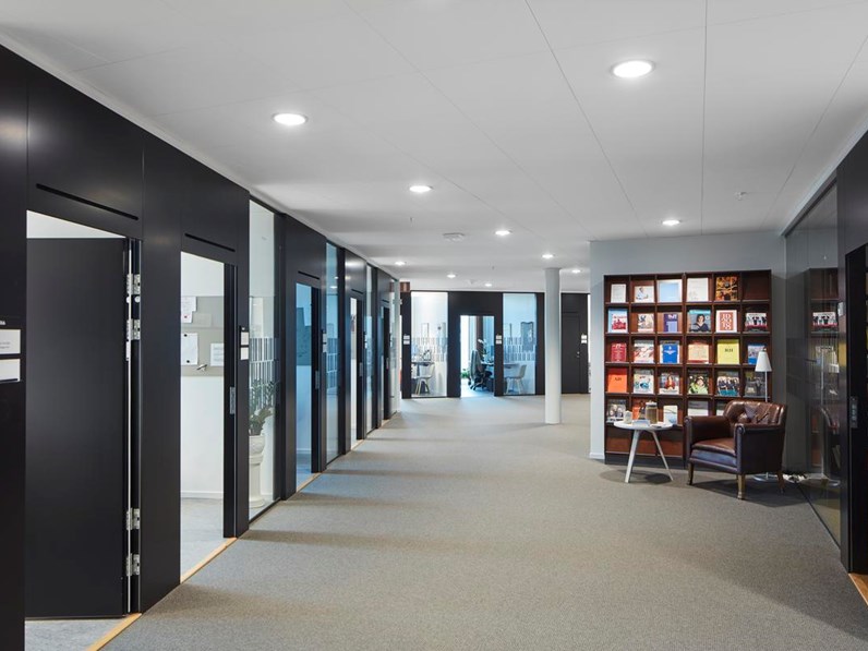 LIFT Libreria da parete in alluminio e acciaio verniciati